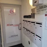 Апартаменты Hitrental Niederdorf -