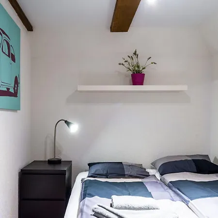 Апартаменты Hitrental Niederdorf - *